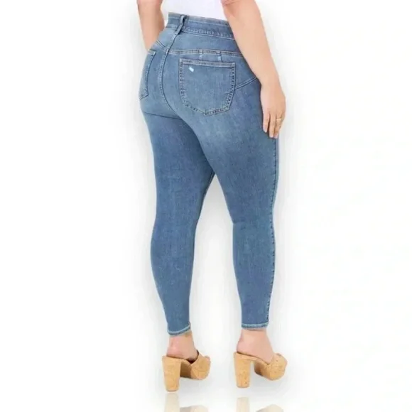 Torrid bombshell skinny jeans! - Picture 4 of 13